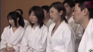 敗北し、弟子の前でレイプされる女格闘家