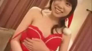 プレゼントでイチャイチャするサンタコス彼女