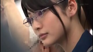 メガネJKが痴漢に抵抗できず犯される