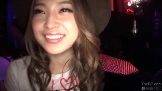 ギャルが働くガールズバーで、酔ってノリセックス