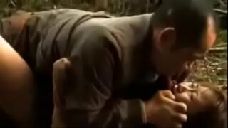 帰宅中のJKが無人路でレイプされた