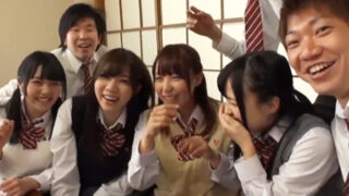 修学旅行で美少女グループと乱交が起き、止まらず中出し続発。