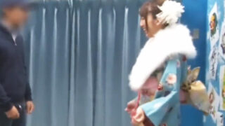 振袖を脱がされ、パコる素人姉