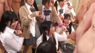 時間止めたJKの胸を揉み比げて中出し。