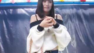 デート中の美少女が電マとマシンバイブで潮吹き痙攣絶頂