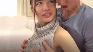 セーターで童貞を狩る美少女のデビュー作