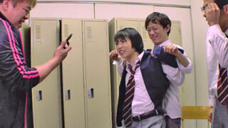 男装がばれ、クラスメイトに輪姦されるJK