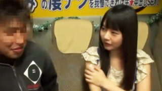 つぼみちゃんの手コキフェラで処女なのにザーメンが暴発。