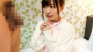 天使のようなナースがモテナイ男を励ますエッチ