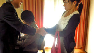 編集者が作家夫のデビューを支え、妻をNTRする