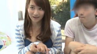 彼氏持ち水着素人を騙し、中出しで浮気相手に成功