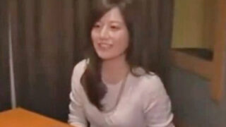 不貞妻が不倫相手と旅行し、不倫セックスを楽しむ
