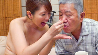 全裸で巨乳・お尻を惜しみなく披露する介護サービス