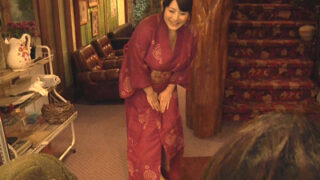 母性愛あふれる女将のエッチなサービス