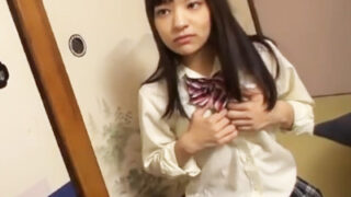 眠る妹が兄にいたずらされ、膣内射精を求める。