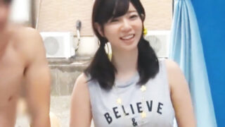 女子大生が友達と素股マッサで中出しされ、驚き呆然とする。