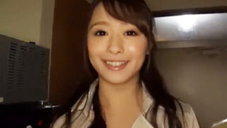 エッチな顔と巨大な胸で素人男性を快楽に導くレンタル奥様