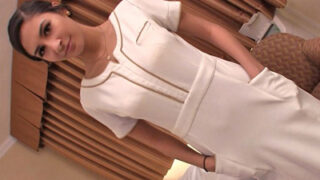 ロサンゼルスで仕事帰りのエステティシャンがナンパされ、押し倒されてAVデビュー。