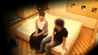 女子社員、同僚に騙されプライベートSEXを盗撮される