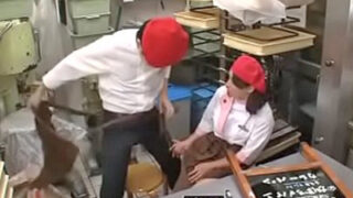 可愛い店員が店長とハメ撮りした映像