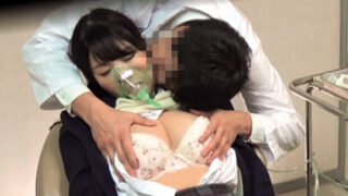 麻酔で眠らせたJKに中出しレイプする歯科医
