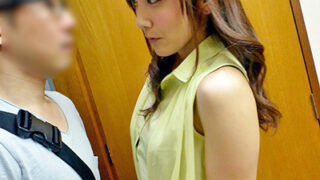 昇進のため妻を差し出し、上司に性的対象として扱われ、中出しでペット化して完全に堕ちる。