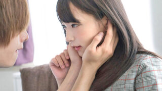 黑发直发美少女