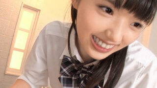 美少女が上下の口にピストンされ、アクメする