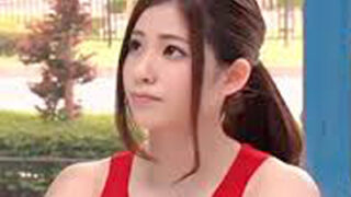 スポーツ好きの巨乳女子大生がMM号でストレッチSEX