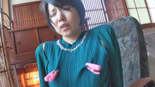 発情したドM妻が勃起した乳首で性行為を楽しみ、快楽に浸る。