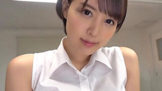 結婚前に好きだった人妻教師が教室で誘惑し、関係を持つ話。