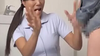 秘密裏に精液検査を担当するナース