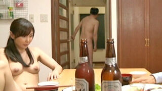 他人の男性に抱かれた妻に嫉妬と興奮を覚える夫。