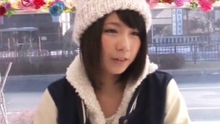 媚薬に酔わされたロリJDがトランス状態で漏らす