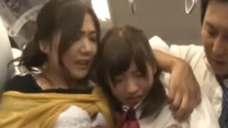 混雑電車で痴漢に親子丼中出しレイプされた人妻・JK