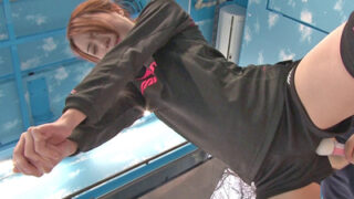 スポーツに熱中するご無沙汰JDがアクロバティックに激しくイク