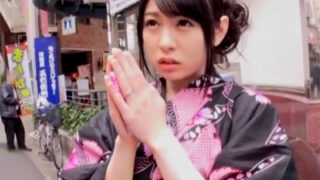 可愛い浴衣姿に耐えられず、裏でフェラし本番までした。