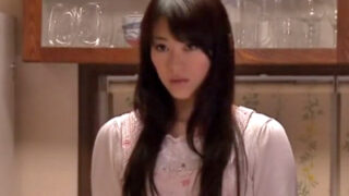 義理の弟にレイプ・中出しされる人妻