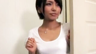 美人ママが不妊の夫に不満を抱き、継子の性器に没頭する寝取られ近視パコのストーリー。