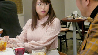 夫に無視された寂しい人妻が恩師と朝まで関係を持つ。