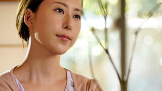 品のある人妻を強襲する使用人