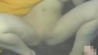 混浴で巨乳娘に勃起チンポを押し付け無言でSEX