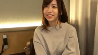 露出に興奮した巨乳美女が、見られたい願望で何度もイキまくるハメ撮り映像