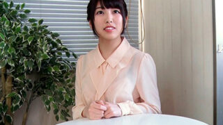 社内でこっそりSEXする激カワOLが緊張感で感度が上がり大量にイキまくる。