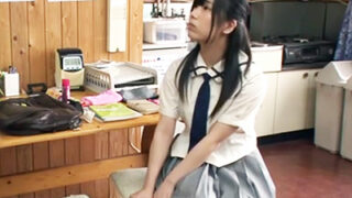 田舎の美少女が小さな過ちからレイプされる。