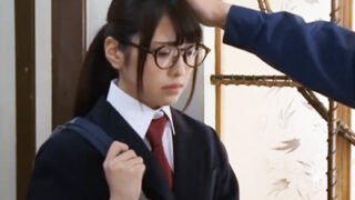 両親を失った美少女JKが年増に処女を奪われる悲劇。