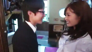 美人妻が夫の死後、脅迫され屈辱に屈する。