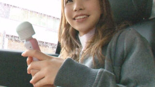 似たスレンダー美女が素人男優のチンポで激しくイキます。