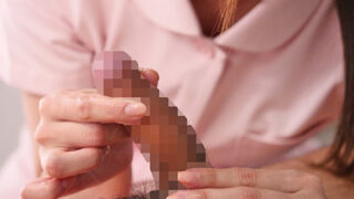 評判の手技を持つ、精液採取を担当する痴女看護師。