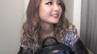 派手ギャルをホテルに持ち込み濃厚顔射パコ